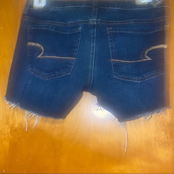 AMERICAN eagle distressed Jean shorts size 2 - Picture 2 of 4